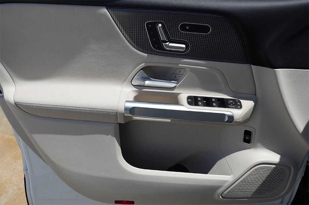 used 2022 Mercedes-Benz GLB 250 car, priced at $31,887