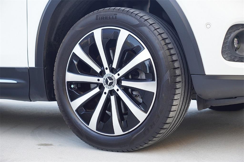 used 2022 Mercedes-Benz GLB 250 car, priced at $33,990