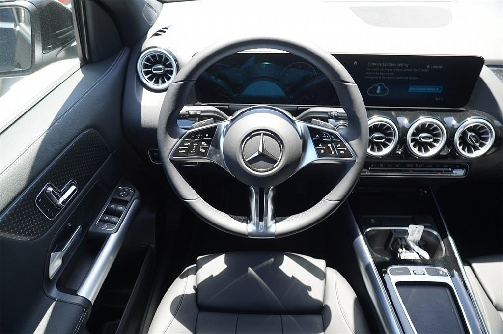 new 2025 Mercedes-Benz GLA 250 car, priced at $39,612