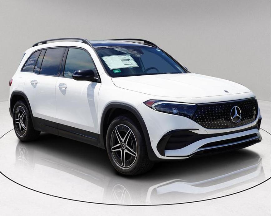 new 2024 Mercedes-Benz GLB 250 car, priced at $48,459