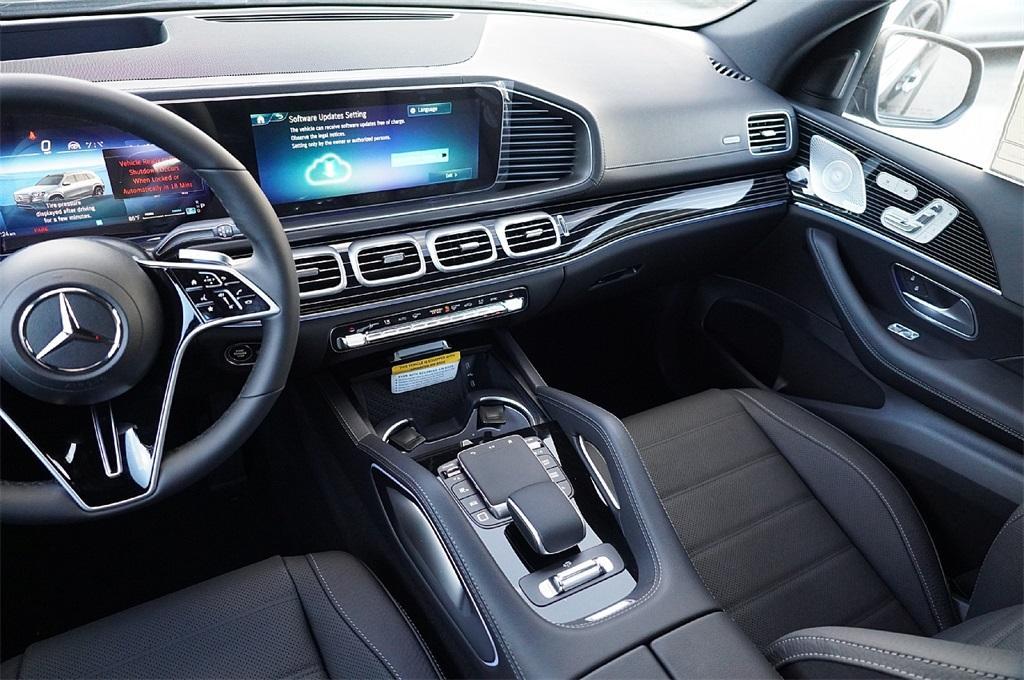 new 2025 Mercedes-Benz GLS 450 car, priced at $91,963