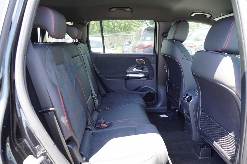 new 2025 Mercedes-Benz GLB 250 car, priced at $45,405