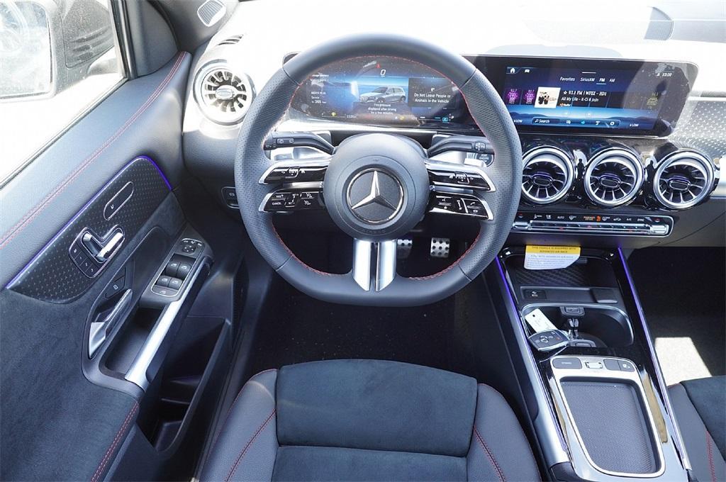 new 2025 Mercedes-Benz GLB 250 car, priced at $45,405