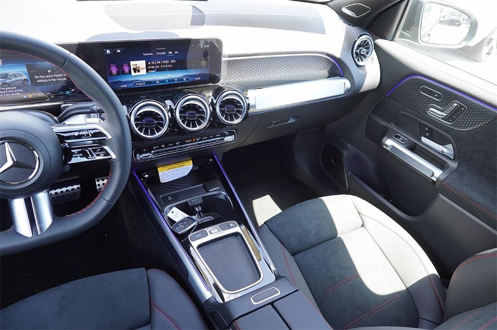 new 2025 Mercedes-Benz GLB 250 car, priced at $45,405