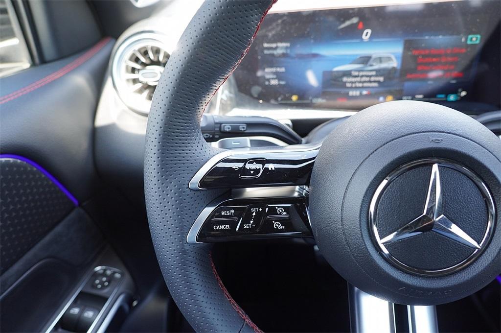 new 2025 Mercedes-Benz GLB 250 car, priced at $45,405