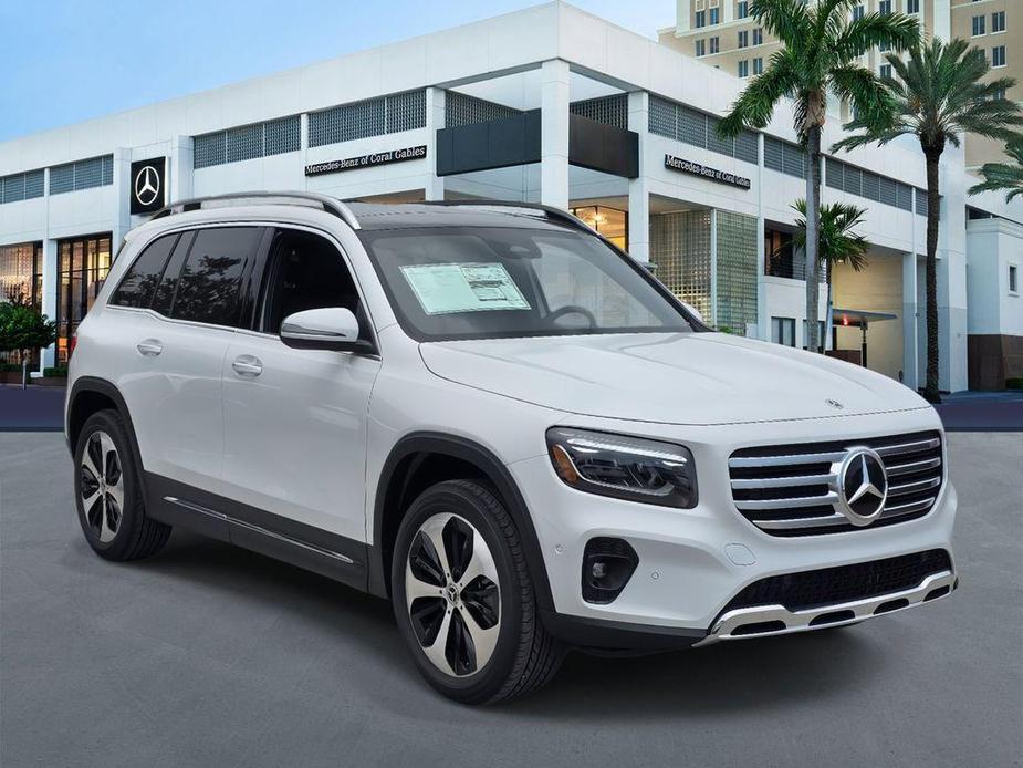 new 2024 Mercedes-Benz GLB 250 car, priced at $53,060