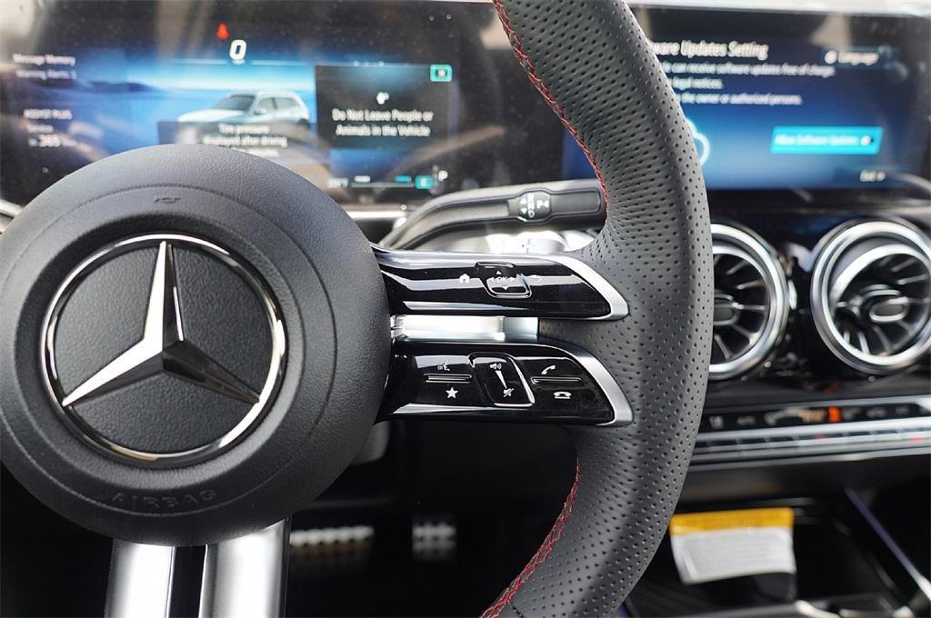 new 2025 Mercedes-Benz GLB 250 car, priced at $45,405