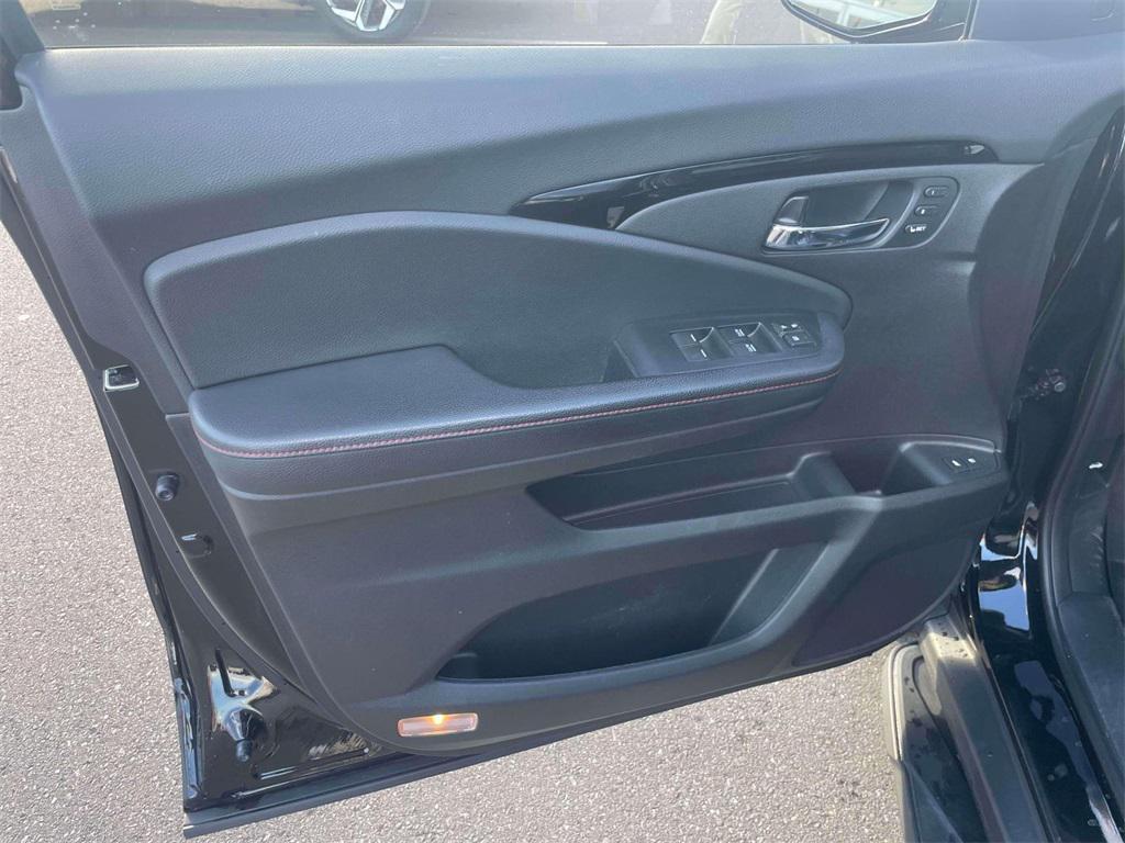 used 2022 Honda Pilot car, priced at $36,900