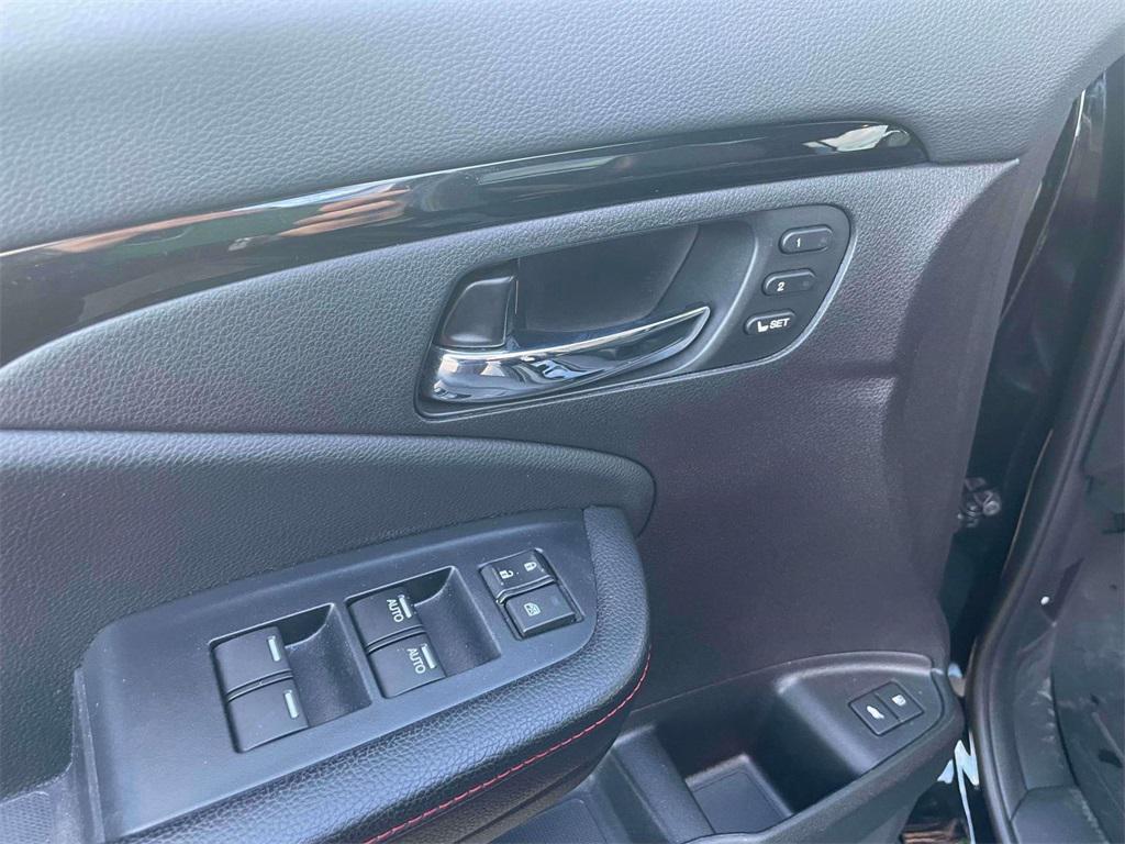 used 2022 Honda Pilot car, priced at $36,900