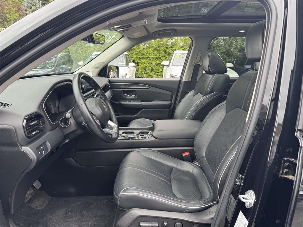 used 2023 Honda Pilot car, priced at $42,900