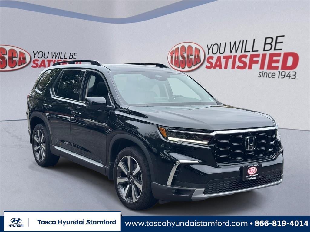 used 2023 Honda Pilot car, priced at $42,900