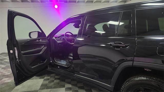 used 2024 Jeep Grand Cherokee L car, priced at $30,995