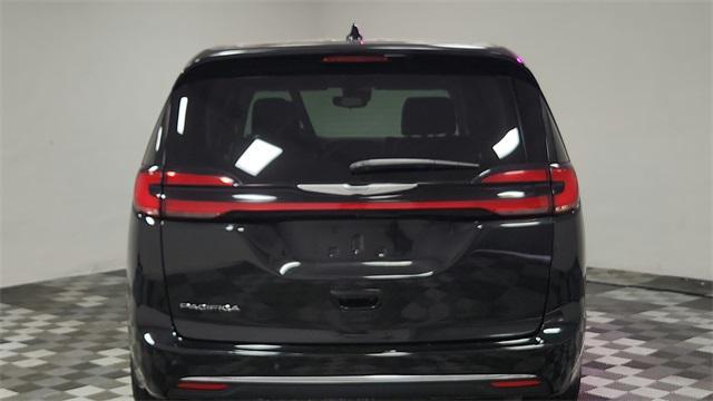 used 2023 Chrysler Pacifica car