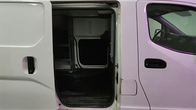 used 2018 Nissan NV200 car