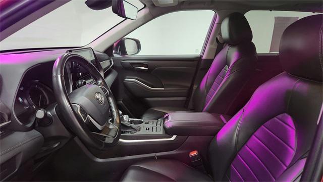 used 2022 Toyota Highlander car
