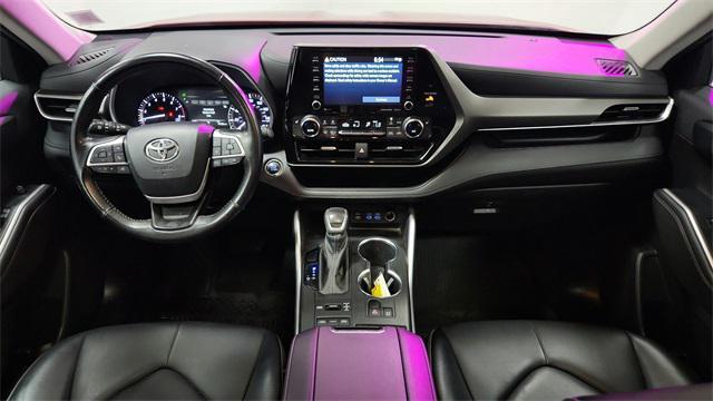 used 2022 Toyota Highlander car