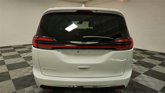 used 2022 Chrysler Pacifica car