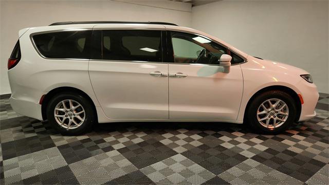 used 2022 Chrysler Pacifica car