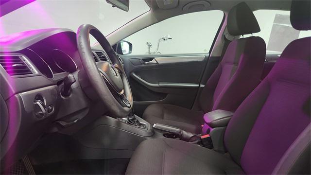 used 2016 Volkswagen Jetta car