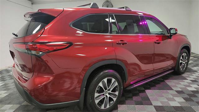 used 2022 Toyota Highlander car