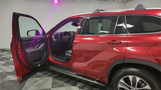 used 2022 Toyota Highlander car