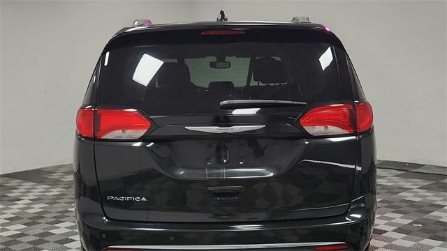 used 2018 Chrysler Pacifica car