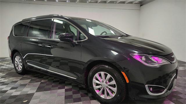 used 2018 Chrysler Pacifica car