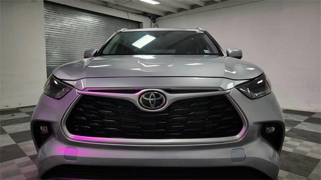 used 2024 Toyota Highlander car