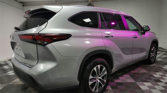 used 2024 Toyota Highlander car