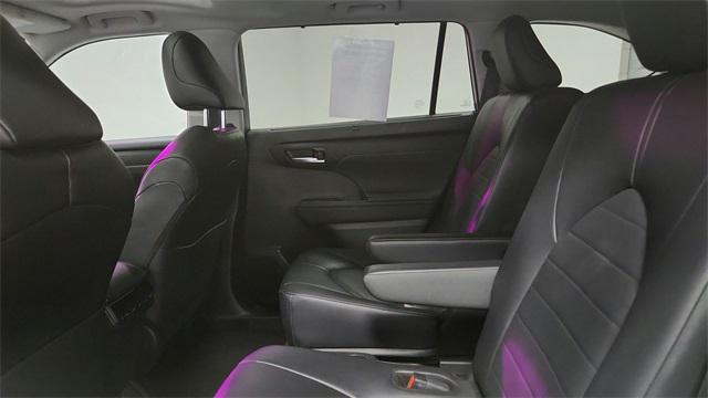 used 2024 Toyota Highlander car