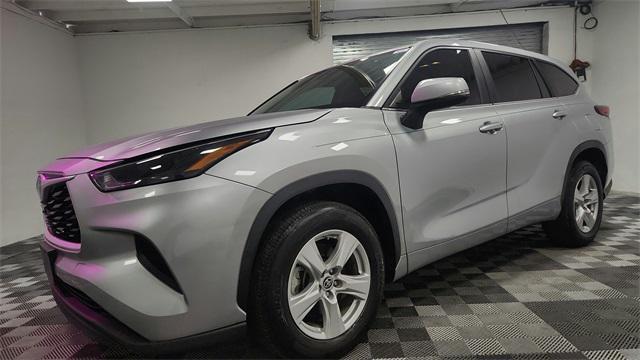 used 2023 Toyota Highlander car