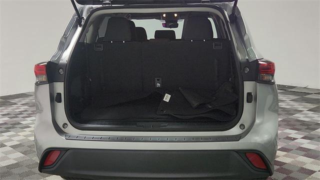 used 2023 Toyota Highlander car