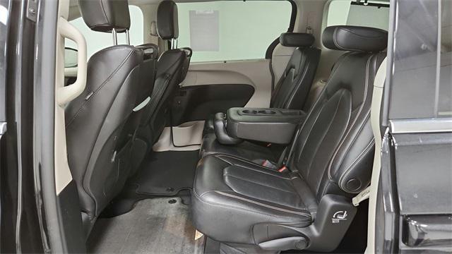 used 2022 Chrysler Pacifica car