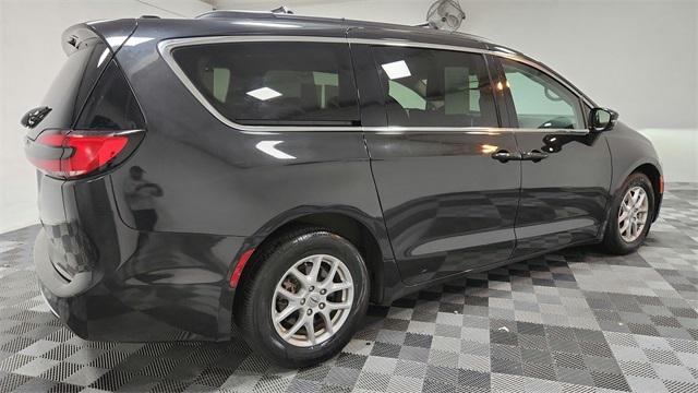 used 2022 Chrysler Pacifica car