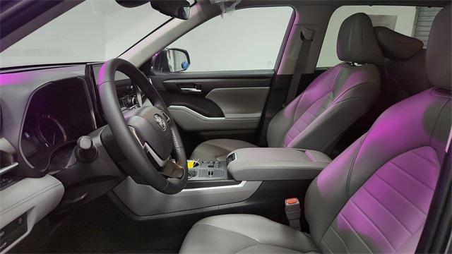 used 2023 Toyota Highlander car