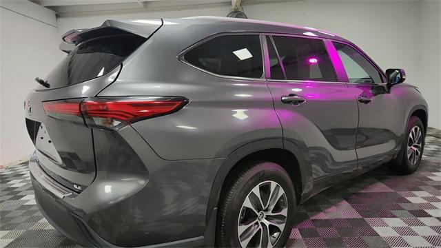 used 2023 Toyota Highlander car
