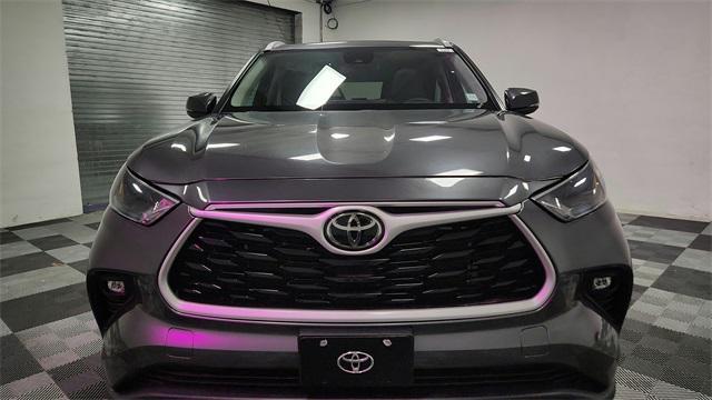 used 2023 Toyota Highlander car