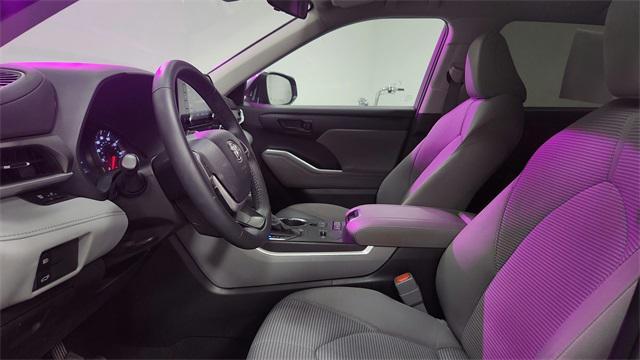 used 2022 Toyota Highlander car