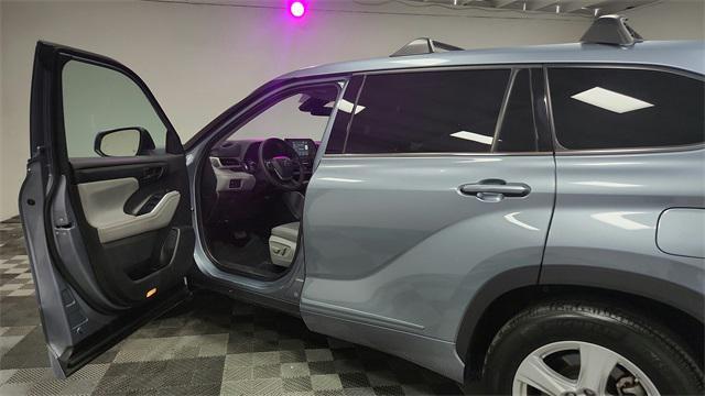 used 2022 Toyota Highlander car