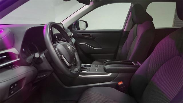used 2023 Toyota Highlander car