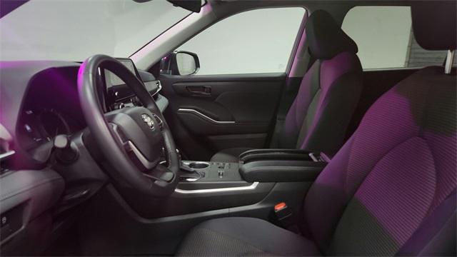 used 2023 Toyota Highlander car