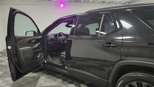 used 2023 Chevrolet Traverse car, priced at $34,888