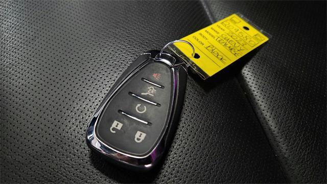 used 2023 Chevrolet Traverse car, priced at $34,888