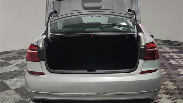 used 2019 Volkswagen Passat car
