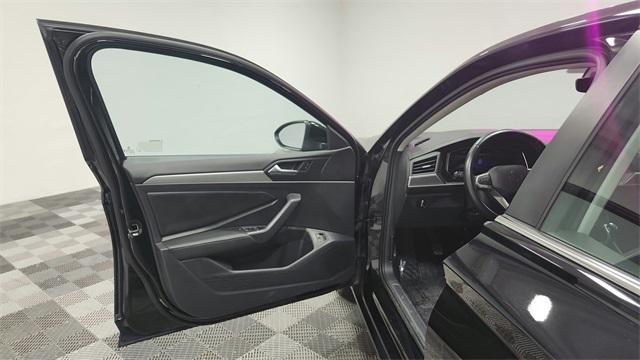 used 2023 Volkswagen Jetta car