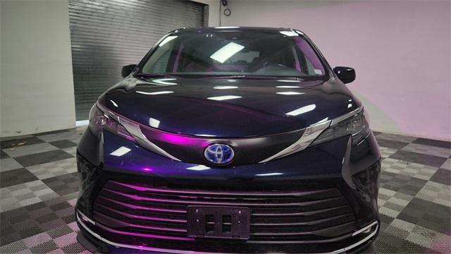 used 2024 Toyota Sienna car