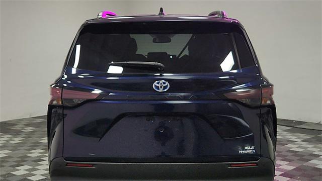 used 2024 Toyota Sienna car