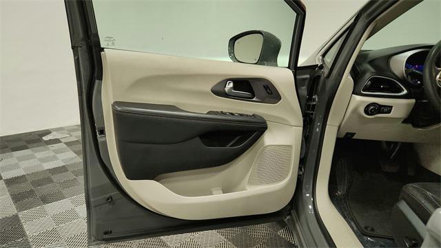 used 2022 Chrysler Pacifica car