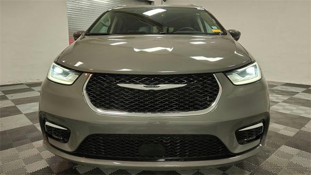 used 2022 Chrysler Pacifica car