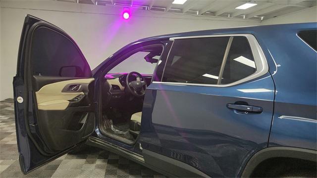 used 2022 Chevrolet Traverse car, priced at $22,888